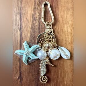 NWOT Gold Tone and White Sea-Themed Keychain Fob Purse Charm Key Holder Seahorse